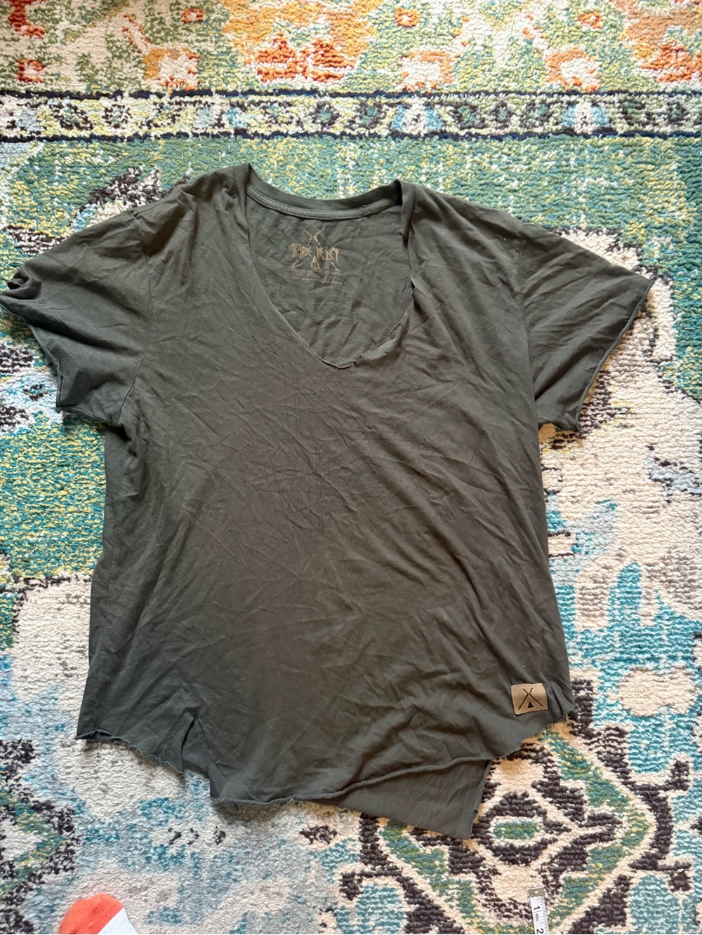 Tribe Kelley Tree Vibez Olive Green Distressed V Neck Tee Size M Made USA